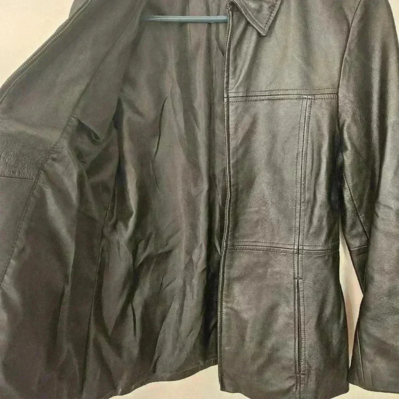PRAGUE Leather Jacket Size Medium EUC - Picture 7 of 8